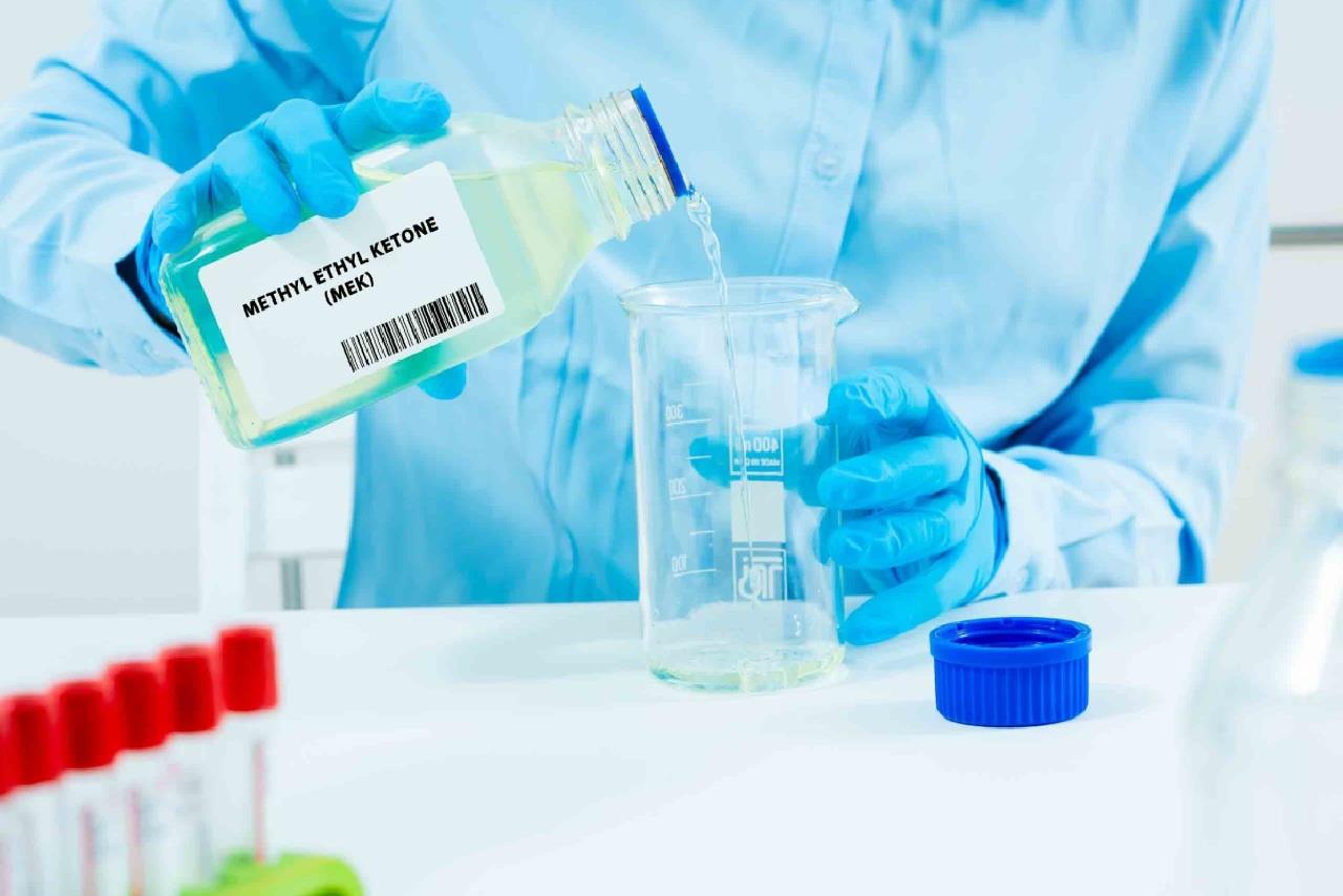 MEK Prices Weaken Through 2025 Amid a Global Solvent Slowdown, Expected to Recover in 2026